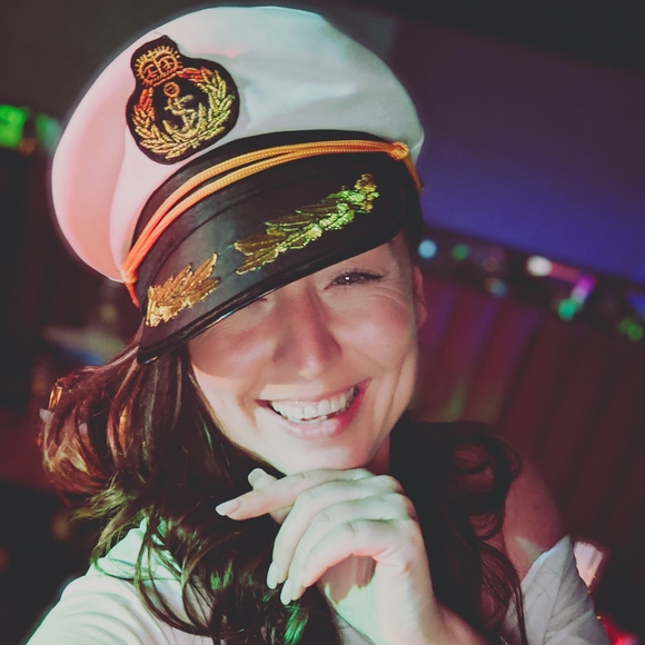 Meet your Posher, Vanichou - Picture 1 of 1